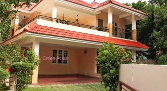 GATED COMMUNITY POSH VILLA KAKKANAD TOWN