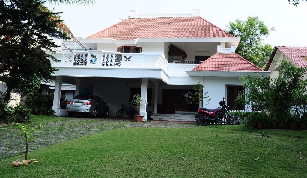 LUXUARY HOUSE FOR SALE AT EDAPALLY, BTS ROAD ,CHANGAMPUZHA PARK Green Acres